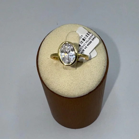 18kt 2ct Oval Cut Ring - Picture 9 of 11